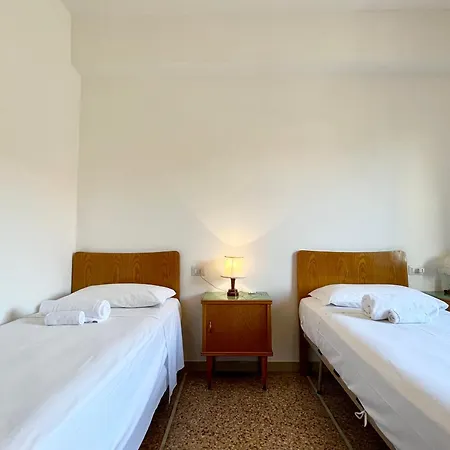 Vicino A Stazione E Mare - La Casa Del Sole Апартаменты